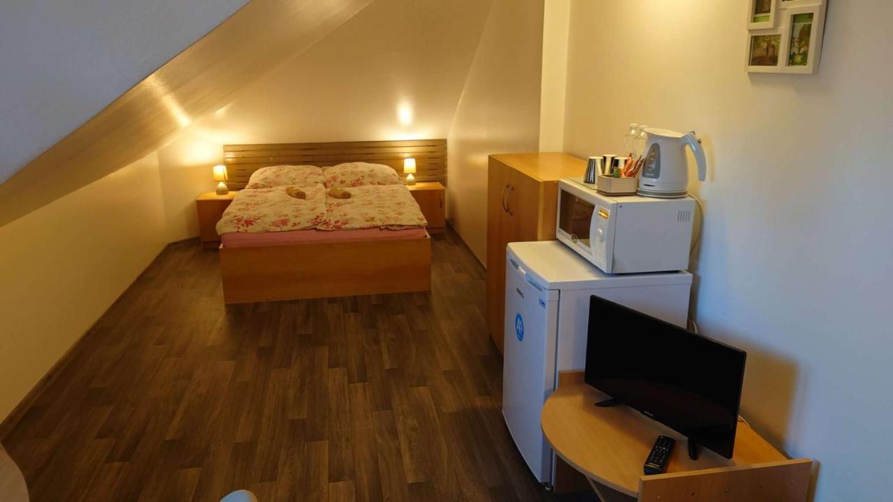 Penzion Tcv Pardubice Exterior foto